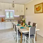 Tani's House Sarandë