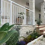 Tani's House Vila