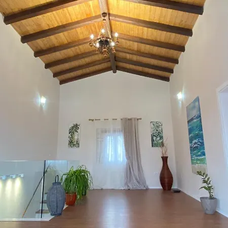 Tani's House ساراندا