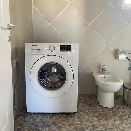 Tani's House فيلة