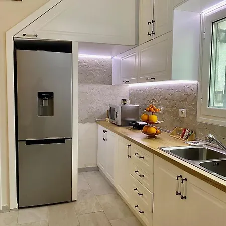 Tani's House ساراندا