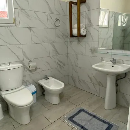 빌라 Tani's House Sarandë